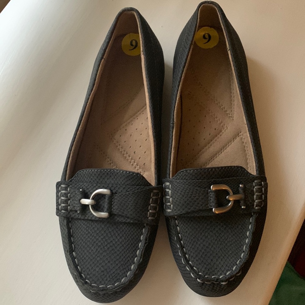 Like New Naturalizer Loafers